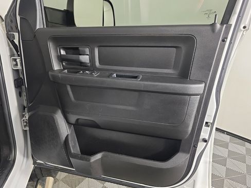 Used 2017 RAM 2500 Tradesman w/ Chrome Appearance Group image 38