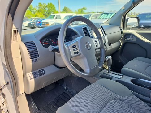 Used 2019 Nissan Frontier SV w/ Value Truck Package RWD image 15