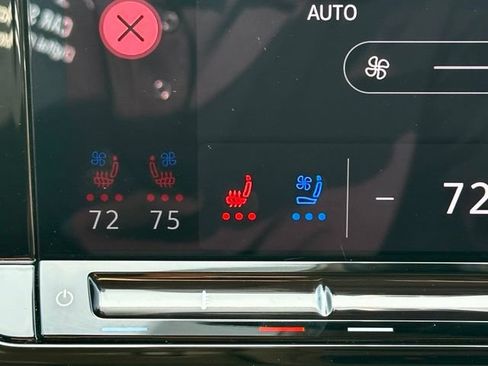 Used 2024 Volkswagen Atlas Peak Edition SEL AWD/4WD image 26