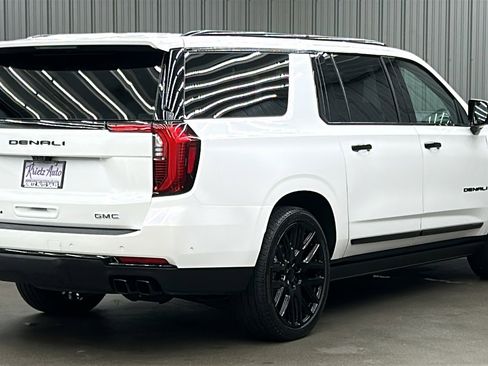 Used 2025 GMC Yukon XL Denali Ultimate image 5