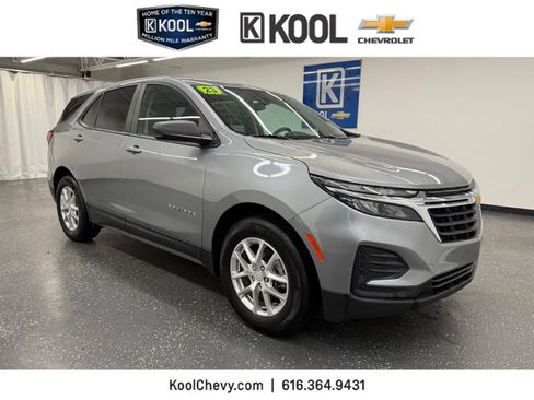 Used 2023 Chevrolet Equinox LS w/ LS Convenience Package FWD image 1