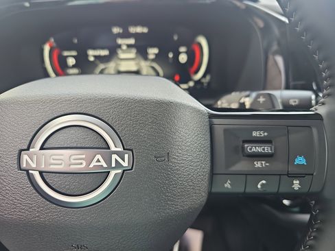 New 2026 Nissan Pathfinder Platinum AWD/4WD image 12