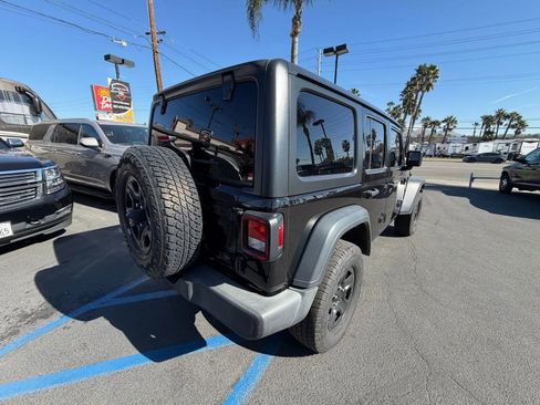 Used 2018 Jeep Wrangler Unlimited Sport image 8