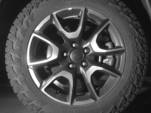 Used 2025 Jeep Compass Trailhawk image 13