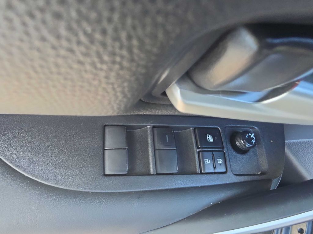 Used 2023 Toyota Corolla SE FWD image 17