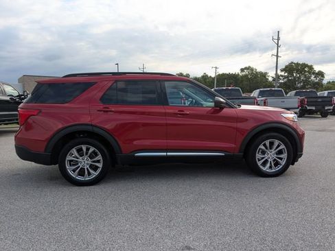 Used 2023 Ford Explorer XLT w/ Equipment Group 202A AWD/4WD image 10