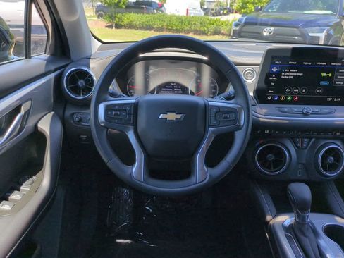 Used 2025 Chevrolet Blazer LT FWD image 15