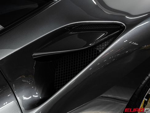 Used 2021 Ferrari F8 Tributo RWD image 16