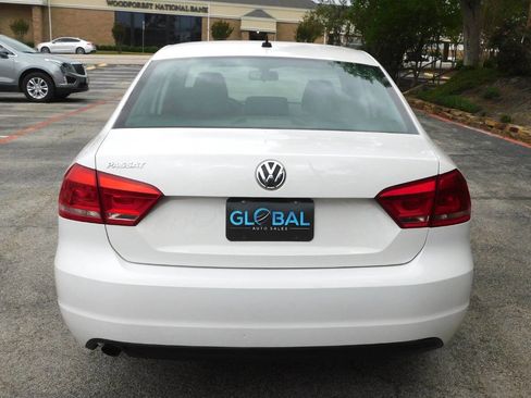 Used 2014 Volkswagen Passat 2.5 S image 4
