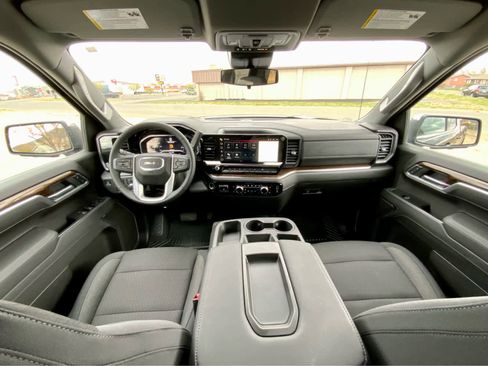 New 2025 GMC Sierra 1500 SLE w/ Preferred Package image 36