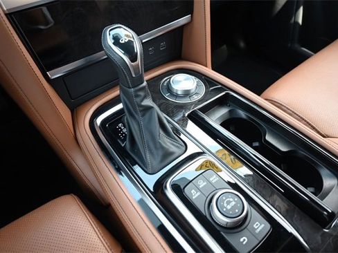 Used 2024 INFINITI QX80 Sensory image 22