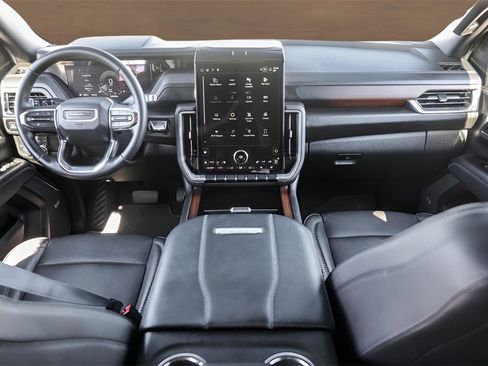 Used 2025 GMC Yukon XL Denali image 27