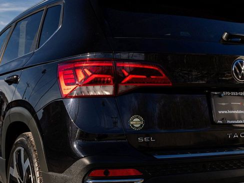 Used 2023 Volkswagen Taos SEL image 39