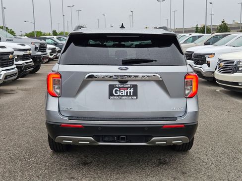 Used 2023 Ford Explorer XLT w/ Equipment Group 202A AWD/4WD image 4