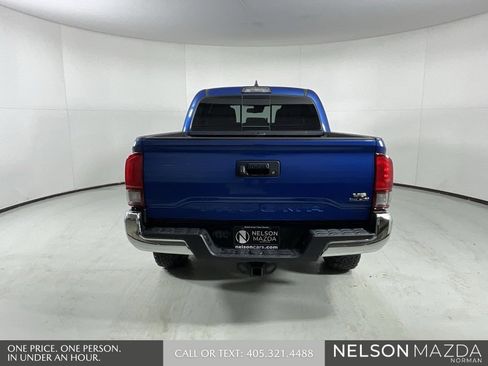 Used 2018 Toyota Tacoma TRD Off-Road image 9