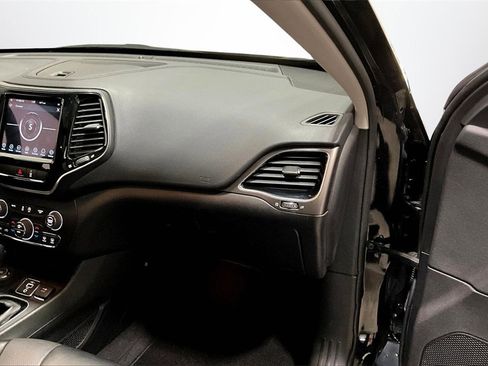 Used 2022 Jeep Cherokee Limited image 26