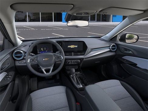 New 2025 Chevrolet Trax LT w/ Driver Confidence Package image 15