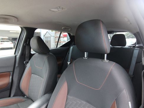 Used 2023 Nissan Kicks SR image 12