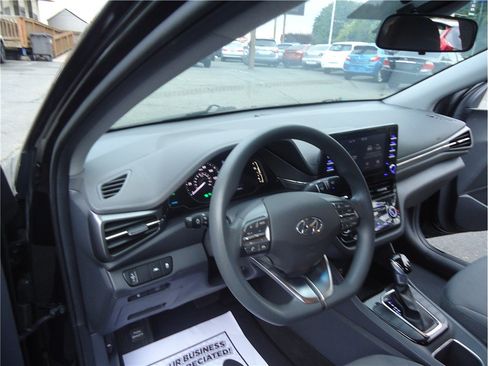 Used 2020 Hyundai Ioniq Blue FWD image 24