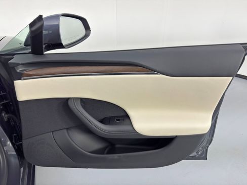 Used 2022 Tesla Model S image 48