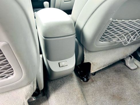 Used 2009 Toyota RAV4 Limited image 29