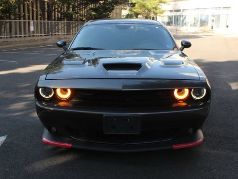 Used 2019 Dodge Challenger R/T Scat Pack RWD image 3