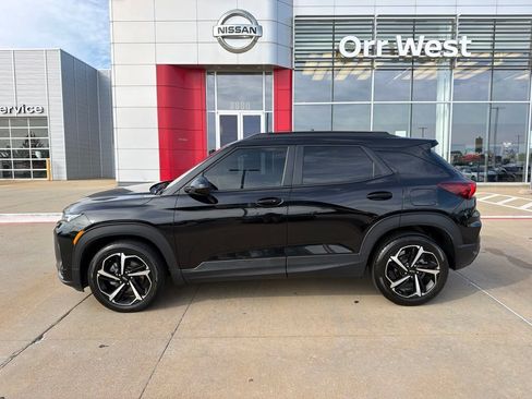 Used 2022 Chevrolet TrailBlazer RS FWD image 2