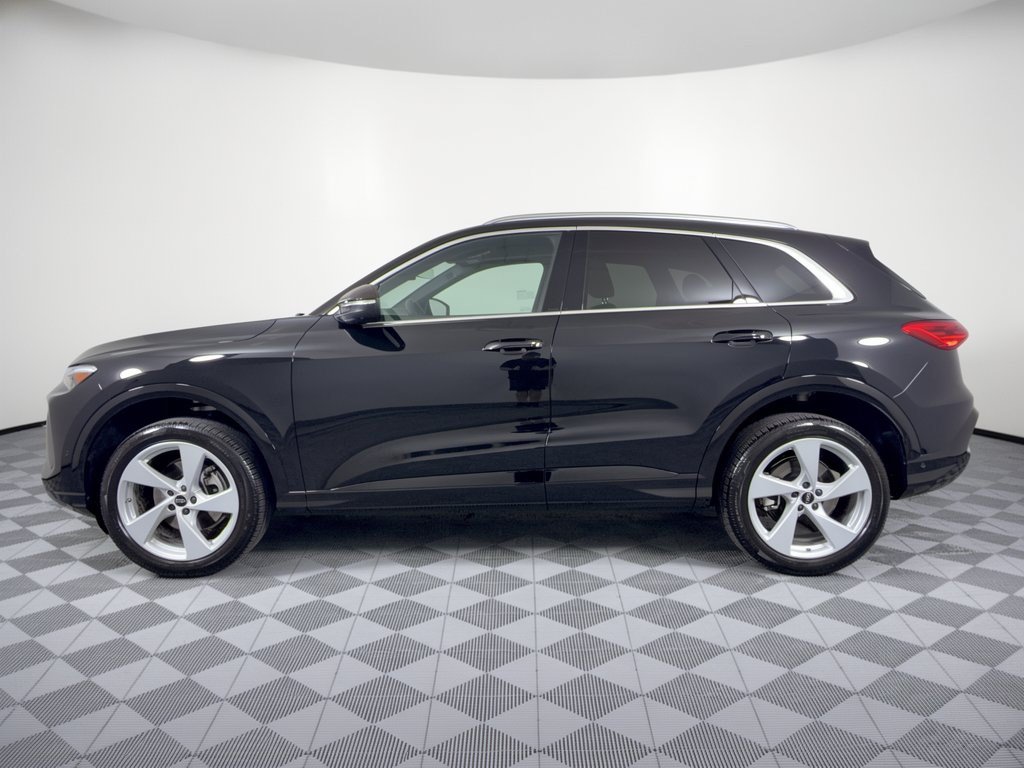 Certified 2026 Audi Q5 Premium Plus AWD/4WD image 2