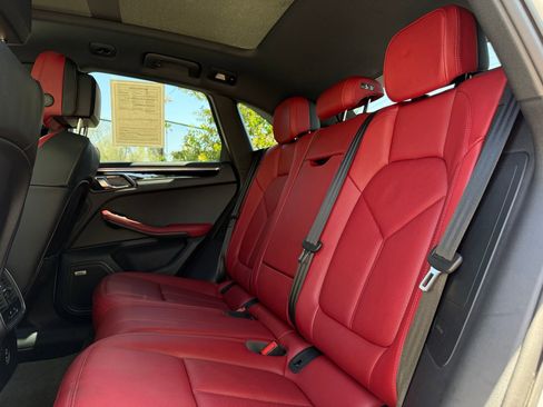 Used 2026 Porsche Macan AWD/4WD image 29