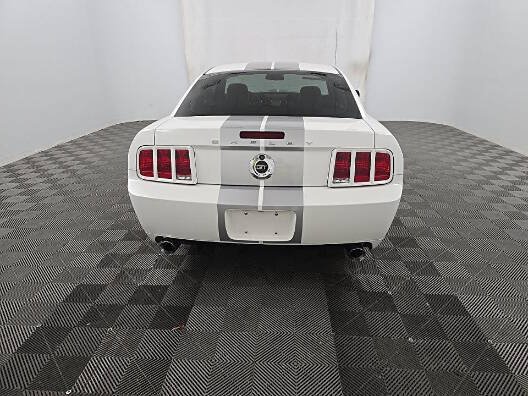 Used 2007 Ford Mustang GT RWD image 3