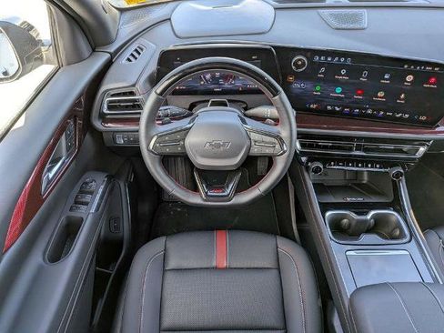 Used 2026 Chevrolet Traverse RS FWD image 15