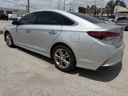 Used 2018 Hyundai Sonata Limited w/ Cargo Package FWD image 5