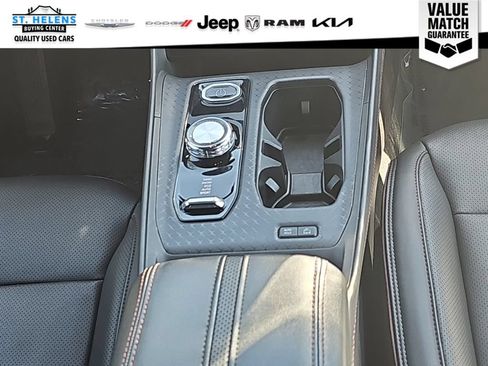 Used 2024 Jeep Wagoneer Limited AWD/4WD image 16