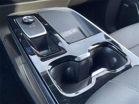 Used 2025 Buick Enclave Preferred image 22