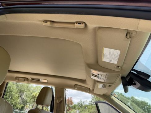 Used 2019 Toyota Highlander Limited Platinum FWD image 18