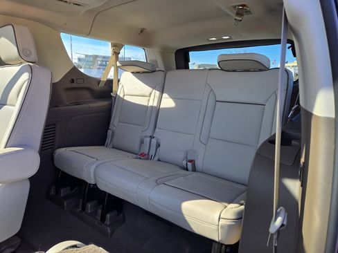 Used 2022 GMC Yukon XL Denali w/ Denali Premium Package image 30