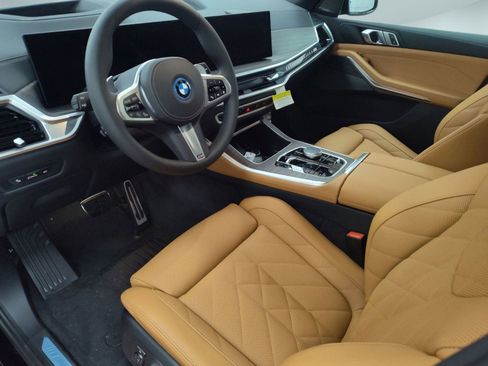 Used 2026 BMW X5 xDrive50e w/ M Sport Package image 4