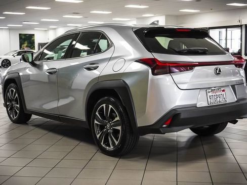 Used 2025 Lexus UX 300h FWD image 8