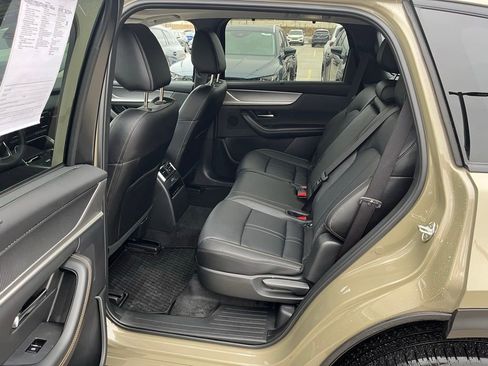 Used 2025 MAZDA CX-70 Plug-In Hybrid w/ Premium Pkg image 13