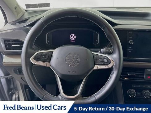 Used 2022 Volkswagen Taos SEL image 12