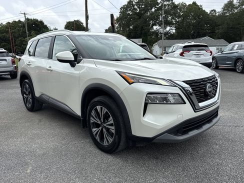 Used 2023 Nissan Rogue SV w/ SV Premium B Package FWD image 7