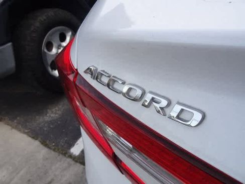 Used 2018 Honda Accord EX-L image 16