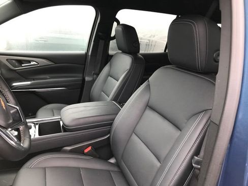 Used 2026 Chevrolet Traverse LT image 5