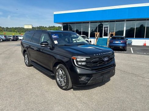 Used 2025 Ford Expedition Max Active AWD/4WD image 16