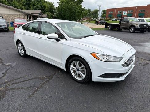 Used 2018 Ford Fusion SE FWD image 3