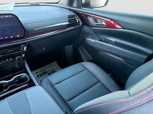 Used 2026 Chevrolet Traverse Z71 w/ Driver Confidence Package AWD/4WD image 23