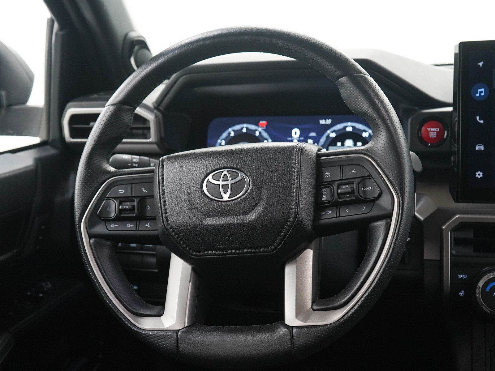 Used 2025 Toyota 4Runner TRD Off-Road Premium w/ Tow Technology Package AWD/4WD image 17