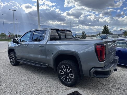 Used 2024 GMC Sierra 1500 AT4 w/ Technology Package AWD/4WD image 5