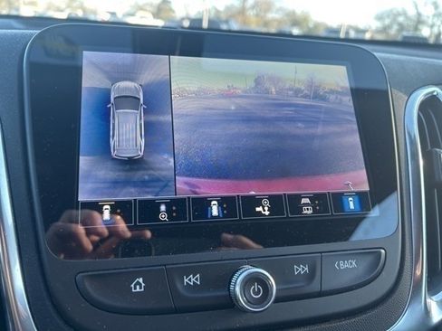 Used 2024 Chevrolet Equinox LT image 11