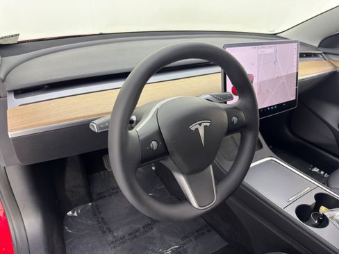 Used 2022 Tesla Model 3 Standard Range image 14